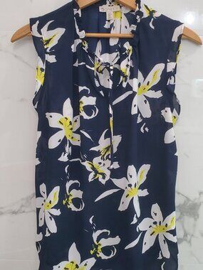 Elaine Rose Women's Blue Floral Blouse Large White & Yellow Flowers Excellent